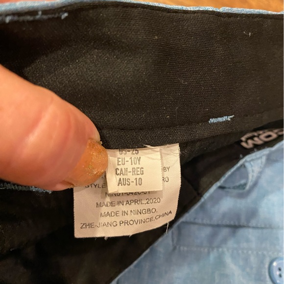 Volcom Board Shorts - Picture 10 of 11